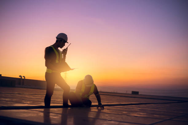Best Roof Gutter Cleaning  in Metzger, OR